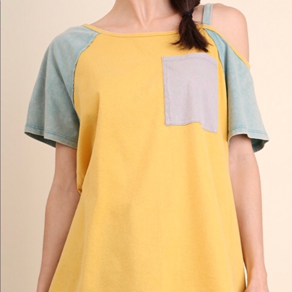 Umgee asymmetrical off the shoulder top - Picture 5 of 7